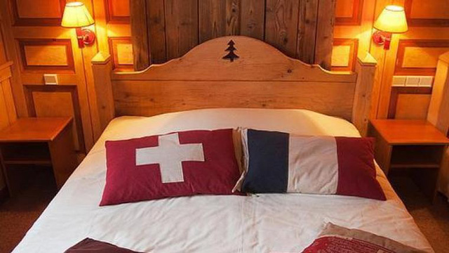 Khách sạn độc đáo nằm giữa biên giới: Khách nằm ngủ ở Thụy Sĩ nhưng lại phải sang Pháp đi vệ sinh - Ảnh 5.
