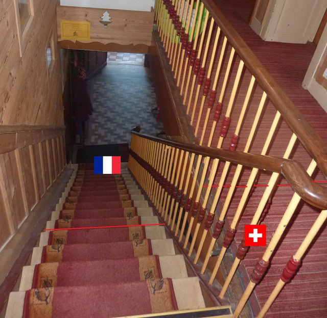 Khách sạn độc đáo nằm giữa biên giới: Khách nằm ngủ ở Thụy Sĩ nhưng lại phải sang Pháp đi vệ sinh - Ảnh 7.