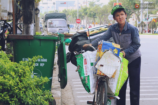 Chuyện của Thịnh: Cậu bé 16 tuổi ngày ngày nhặt rác trên đường phố Đà Nẵng vẫn luôn nở nụ cười - Ảnh 4.