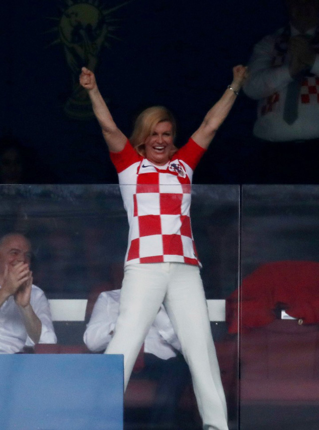 Tuyển Croatia giành ngôi Á quân World Cup nhưng bà Grabar-Kitarovic - nữ tổng thống của họ đã chiếm trọn trái tim hàng triệu người hâm mộ toàn cầu - Ảnh 6.
