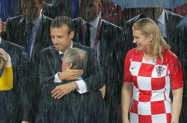 Tuyển Croatia giành ngôi Á quân World Cup nhưng bà Grabar-Kitarovic - nữ tổng thống của họ đã chiếm trọn trái tim hàng triệu người hâm mộ toàn cầu - Ảnh 18.