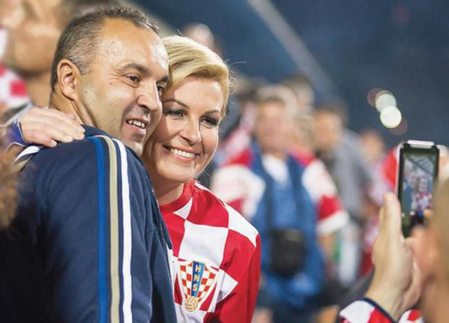 Tuyển Croatia giành ngôi Á quân World Cup nhưng bà Grabar-Kitarovic - nữ tổng thống của họ đã chiếm trọn trái tim hàng triệu người hâm mộ toàn cầu - Ảnh 24.