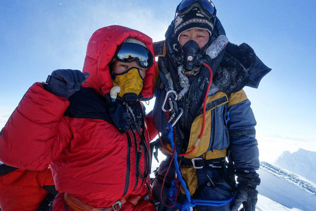 Người phụ nữ giữ kỷ lục 9 lần chinh phục Everest vốn là nhân viên rửa bát ở Whole Foods, lương 11,5 USD/giờ - Ảnh 2.