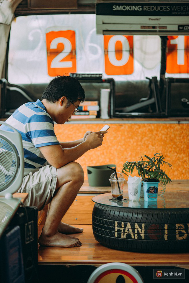 Phát hiện quán cà phê bus cực nhiều góc sống ảo ngay tại Hà Nội cho những ai còn băn khoăn cuối tuần không biết đi đâu - Ảnh 7.