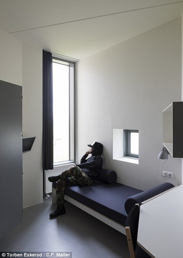 Nhà tù nhân đạo nhất thế giới ở Đan Mạch: Khuôn viên như khách sạn 5 sao, tù nhân thoải mái sinh hoạt và giải trí như ở nhà - Ảnh 7.