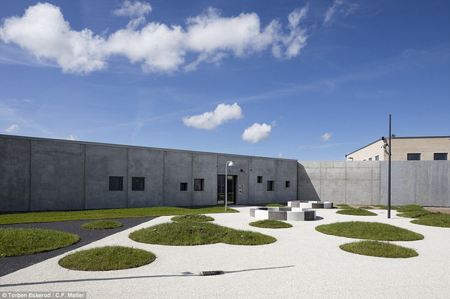 Nhà tù nhân đạo nhất thế giới ở Đan Mạch: Khuôn viên như khách sạn 5 sao, tù nhân thoải mái sinh hoạt và giải trí như ở nhà - Ảnh 2.