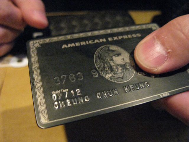 Những chiếc thẻ tín dụng triệu phú dành riêng cho giới siêu giàu: Thỏa mãn mọi yêu cầu, khách hàng chỉ cần “quẹt” - Ảnh 1.